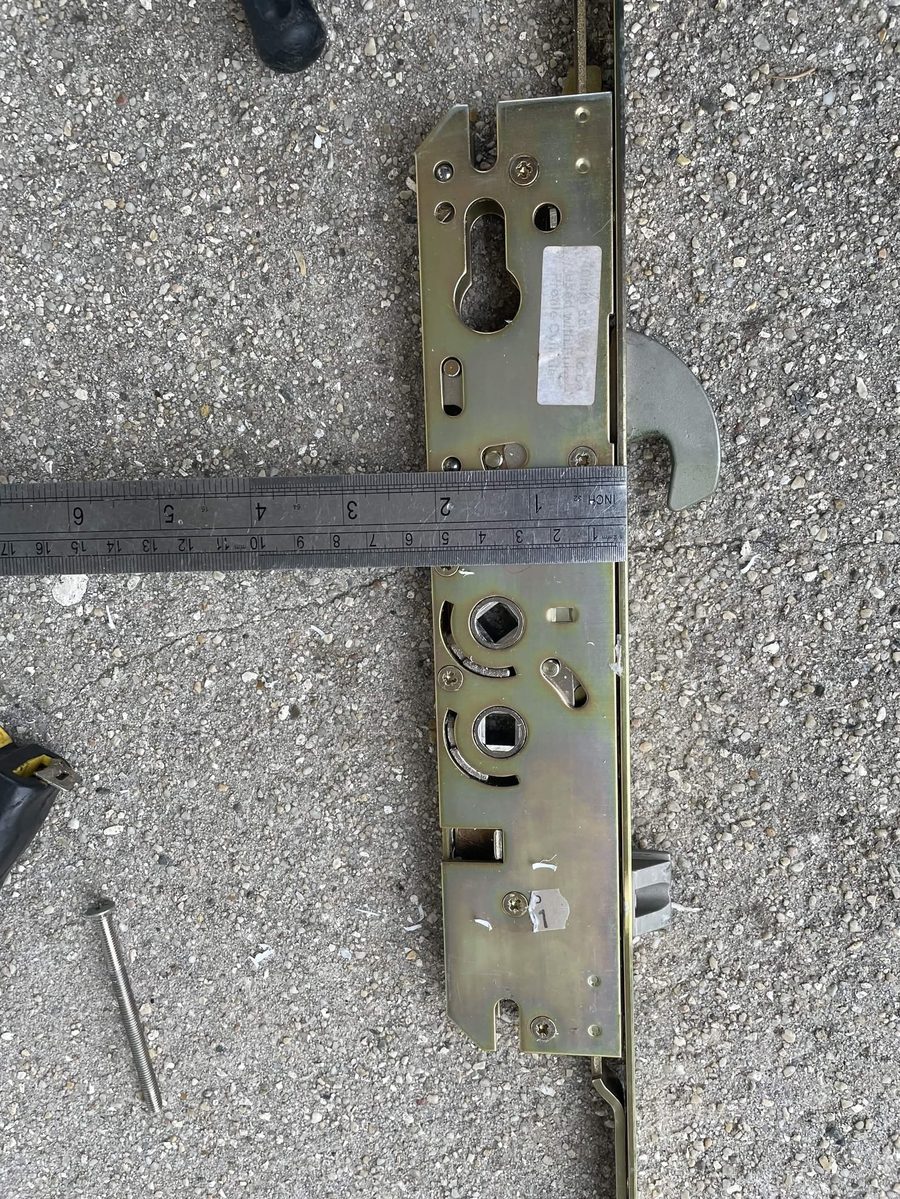 Emergency 24hr locksmith call-out in Dibden