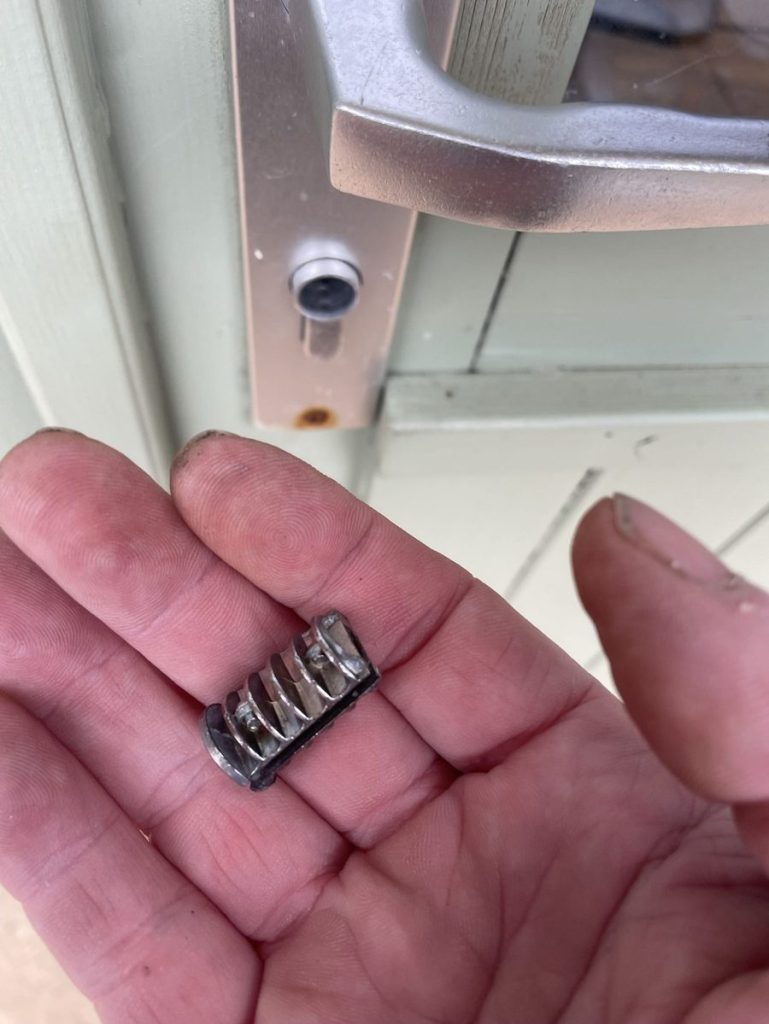 Keywise Broken Lock Plug