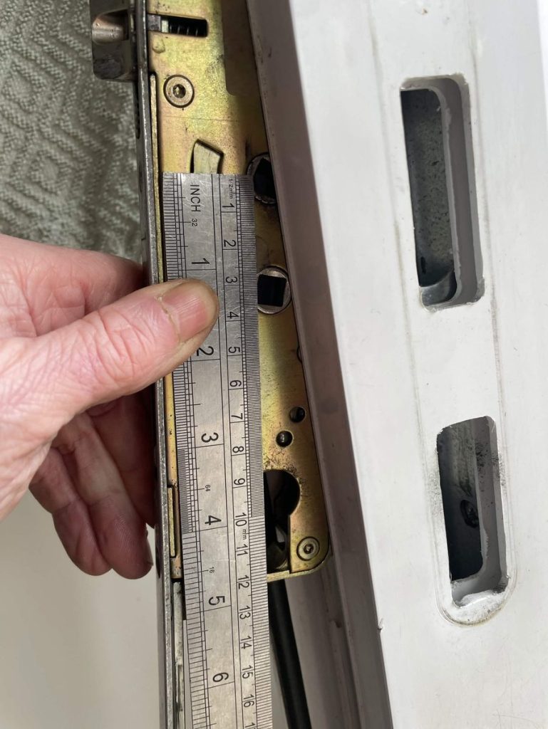 Keywise Locksmith Working On Door
